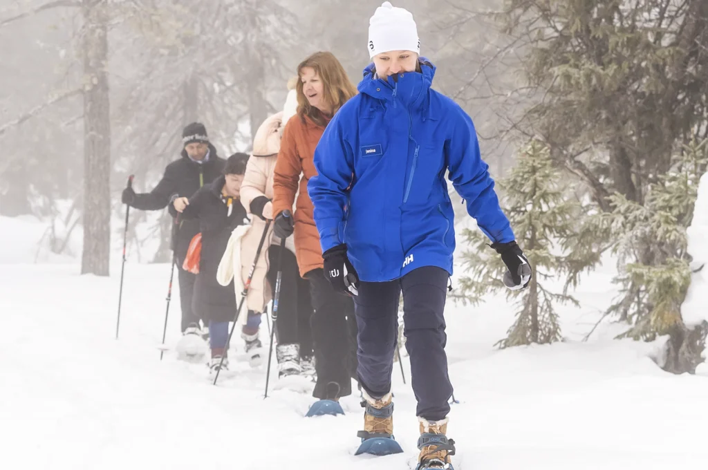 feel-nordic-snow-shoeing-002